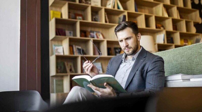 8 must read their financial books to grow your wealth in 2025